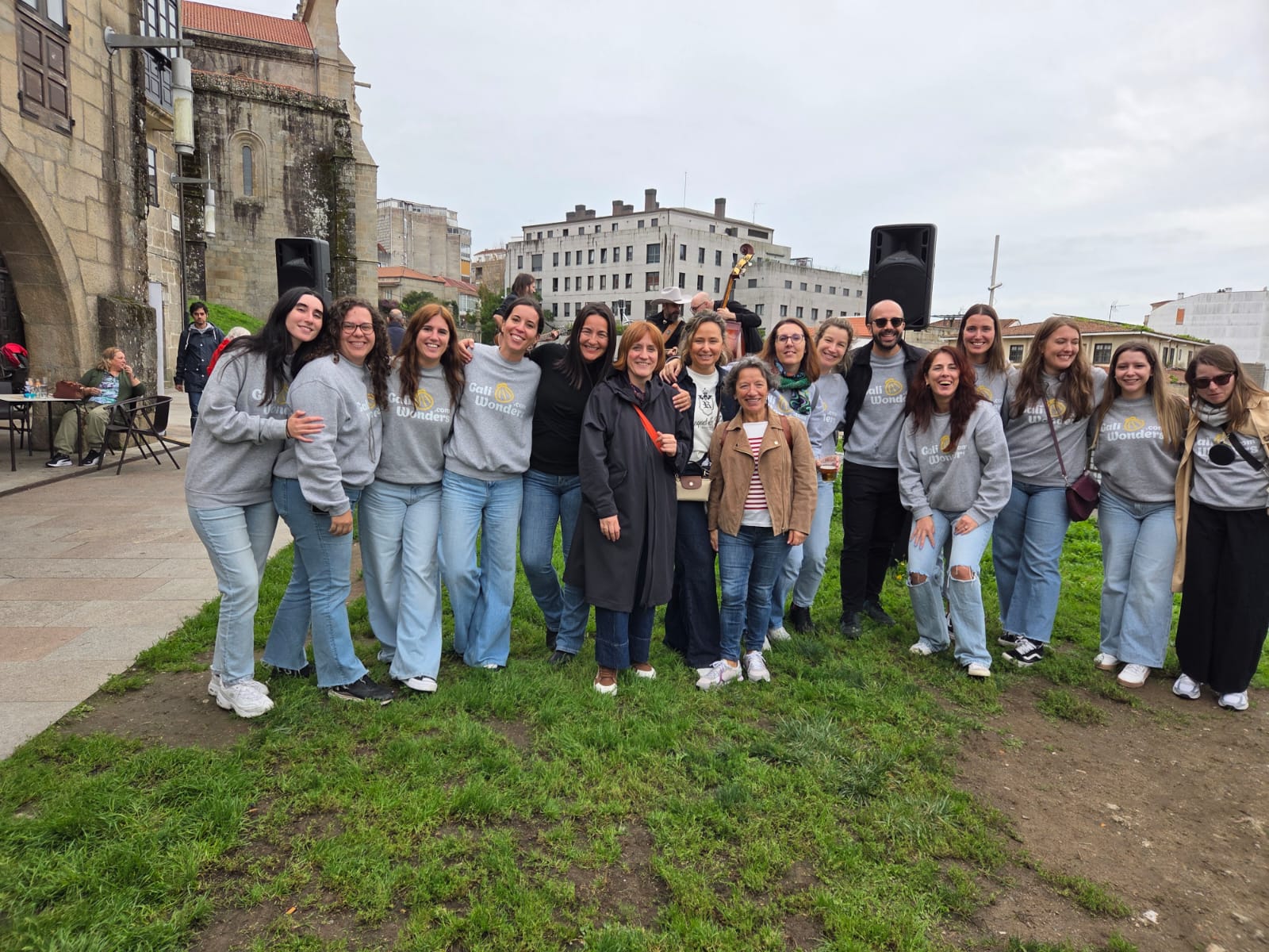 Un sábado para conocer Pontevedra a través de los cinco sentidos y colaborar con Amencer-Aspace