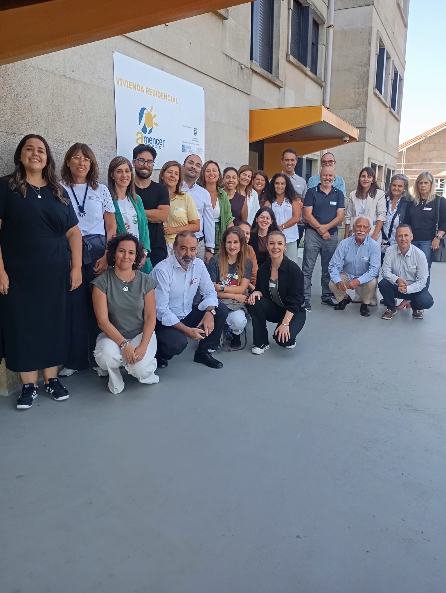 Asistentes a la reunión de OIR-PC en la vivienda residencial de Amencer