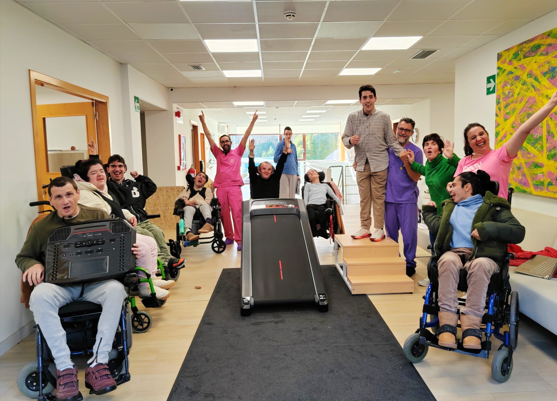 Amencer-ASPACE adquiere nuevo equipamiento de fisioterapia gracias a la solidaridad del SOLIFEST